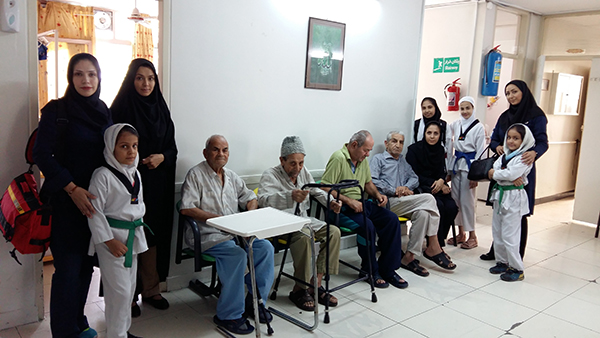حضور بانوان تکواندو کار در مرکز توابخشی سالمندان ابن سینا