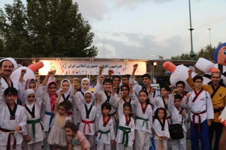حضور تکواندو کاران پایتخت در جشنواره خانوادگی ورزش برای همه