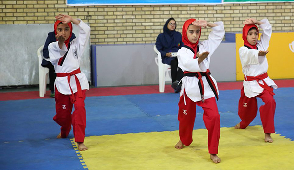 گزارش تصویری۱/مسابقات قهرمانی پومسه دختران استان تهران