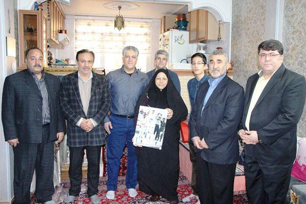 دیدار مسئولان هیئت تکواندو استان تهران با خانواده شهید تکواندوکار کریمایی