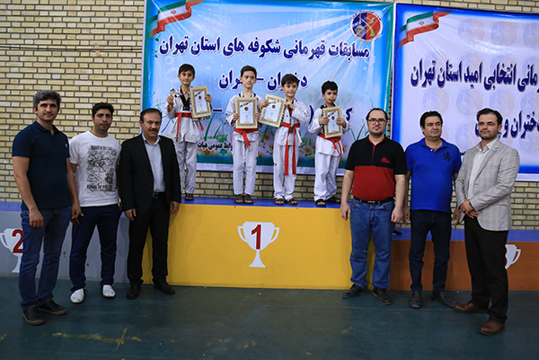 گزارش تصویری۲/سکوی مسابقات شکوفه ها پسر استان