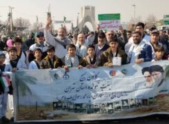 گزارش تصویری/حضور مسئولین، مربیان و تکواندو کاران در مراسم راهپیمایی ۲۲ بهمن